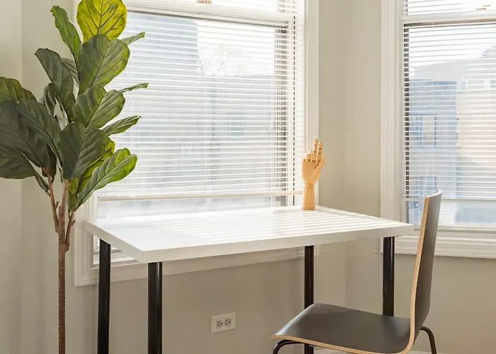 Walker's Paradise 1br In Lincoln Park - Lincoln 2501